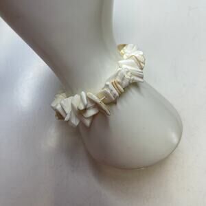 chip shell stretch bracelet beach vacation tropical costume jewelry chunky white